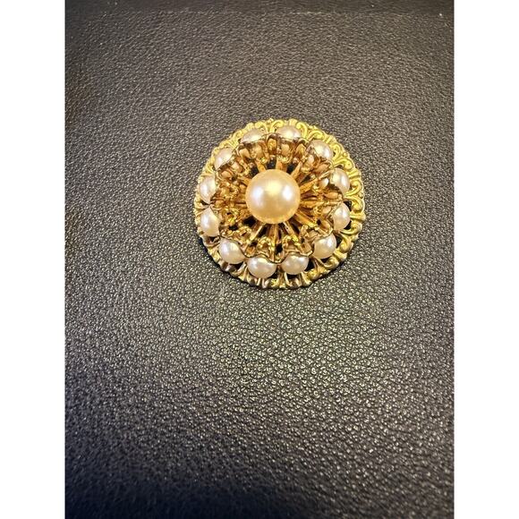 Vintage Brooch - Filigree Brooch with Pearls Set In Gold Tone Setting - Picture 1 of 2